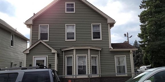 3rd image of 600-02 Nassau St