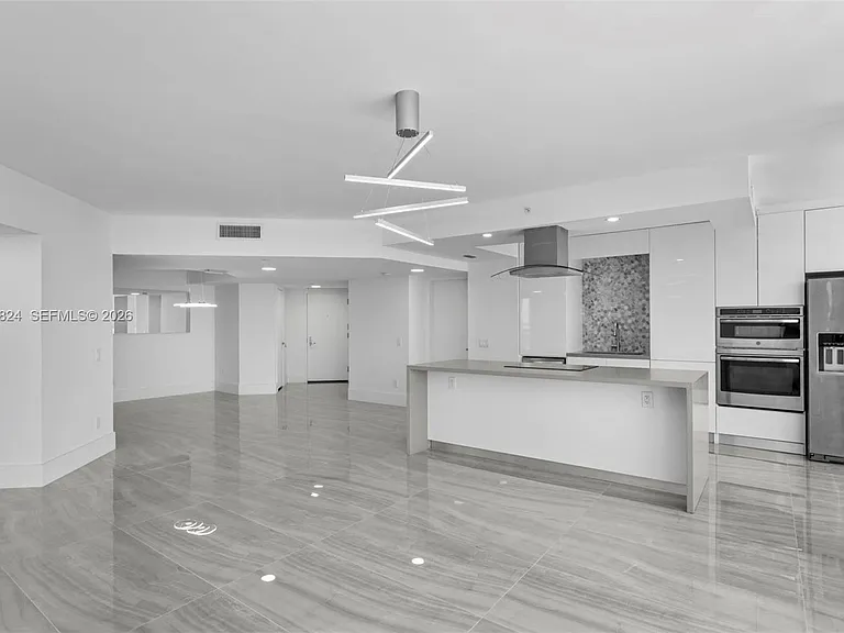 21055 Yacht Club Dr #1409 — Photo 7