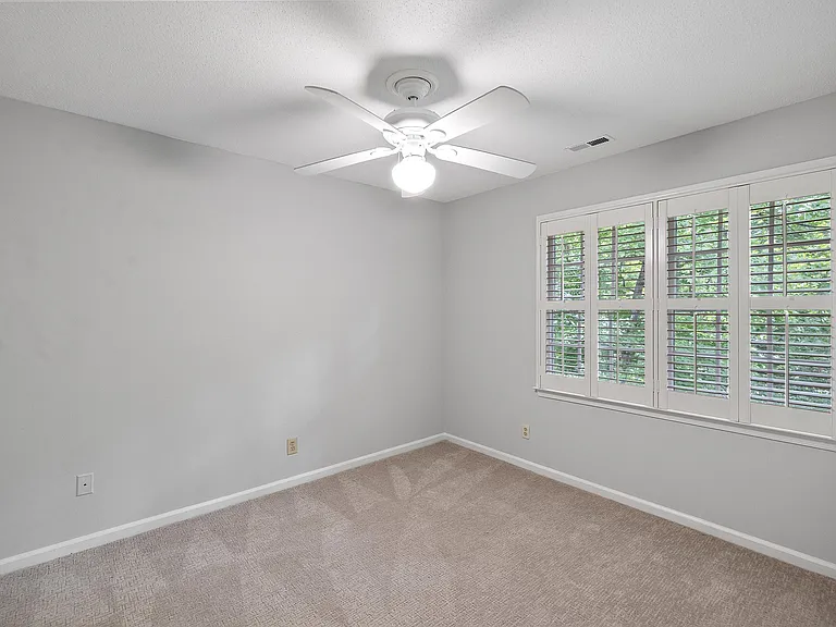 305 Old Fox Trl — Photo 32