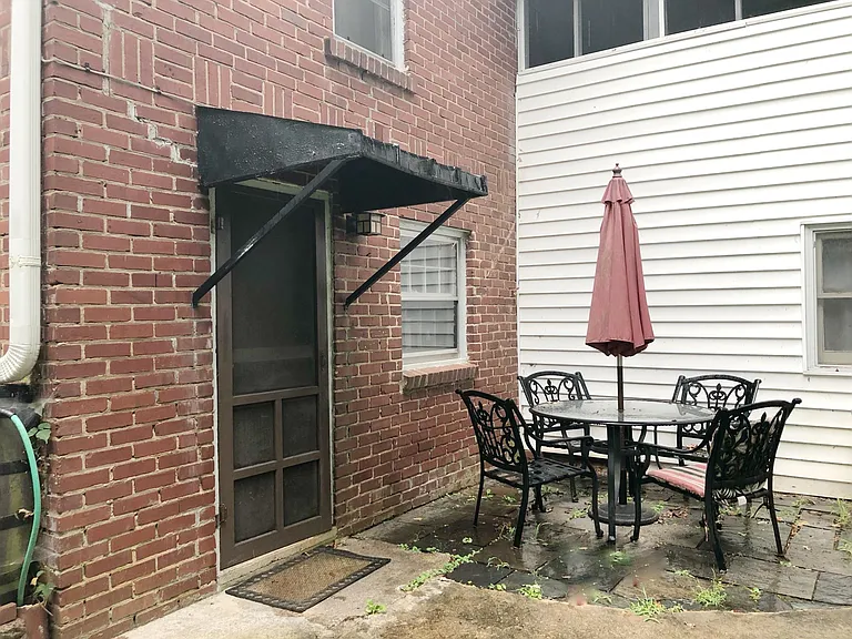 2328 Highland Ave #B — Photo 10