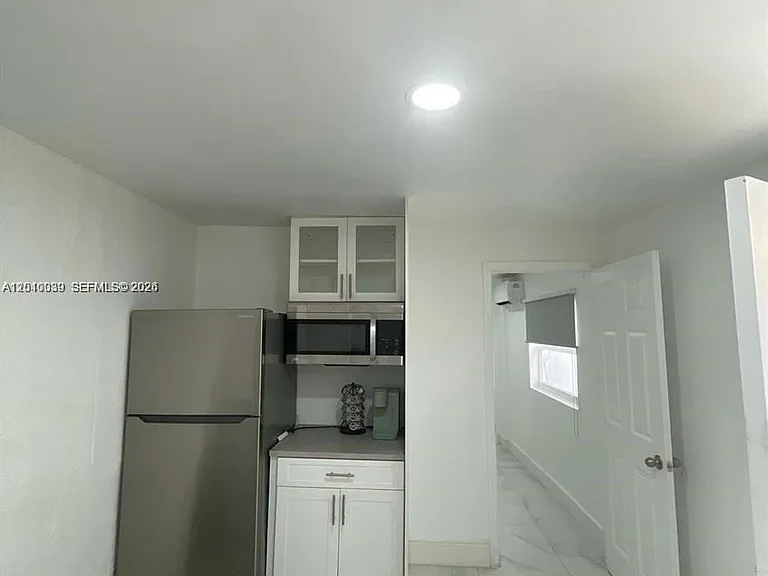 2320 SW 44th St — Photo 5