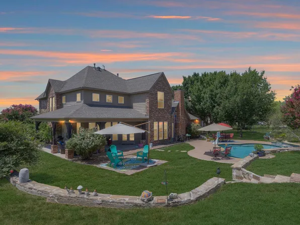 118 Corona Ct, Fort Worth, TX 76108