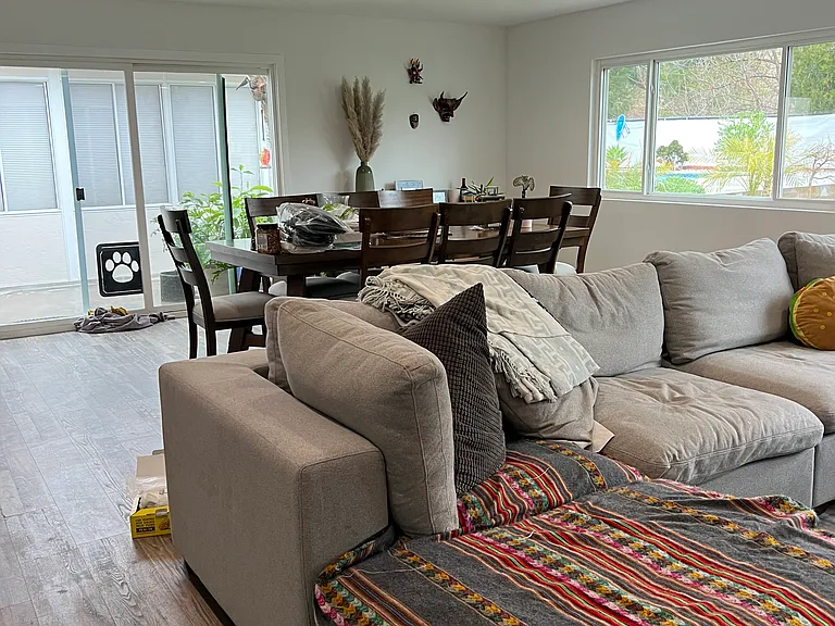 Meadbury Dr — Photo 9