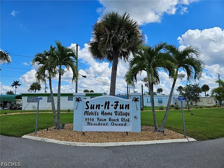 5558 Palm Beach Blvd #105 — Photo 28