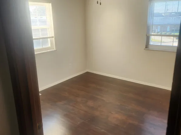 25 Jackson Pl APT T, Saint Charles, MO 63303