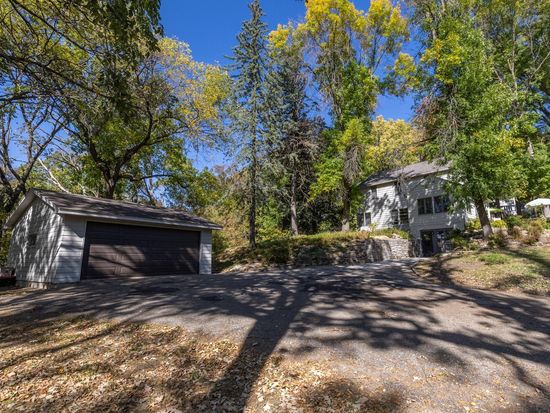 1521 Wilshire Dr NE, Rochester, MN 55906