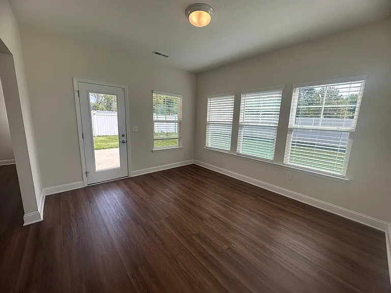 4006 Crimson Wood Ct — Photo 7