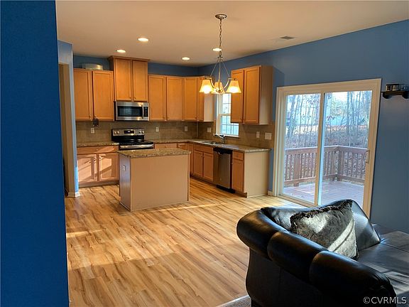 4th image of 4101 Windy Creek Dr