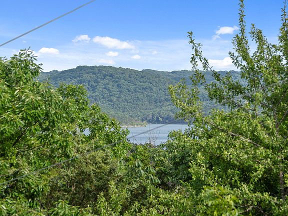 5th image of 570 Indian Valley Road