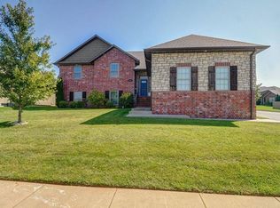 612 N Galileo Dr, Nixa, MO 65714