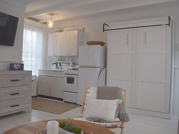 5th image of 3 Bradford Street APT 1