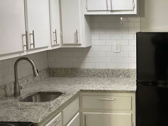 4th image of 1809 Cox St APT 114