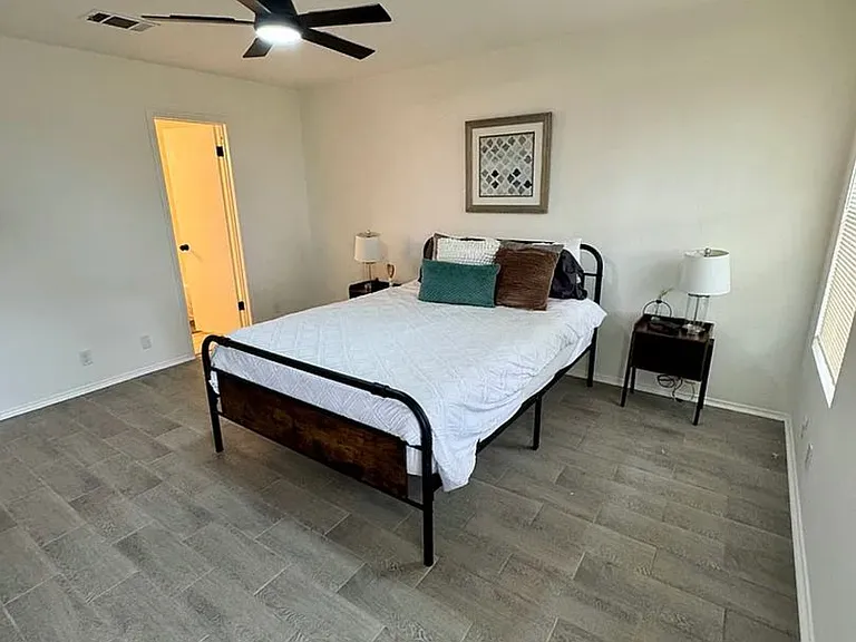 14400 Sandifer St — Photo 11