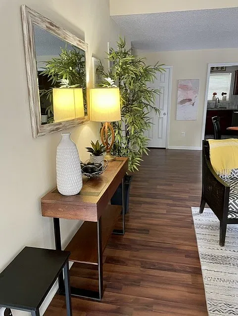 2 bed, 1036 sqft, $1,795 — Photo 4