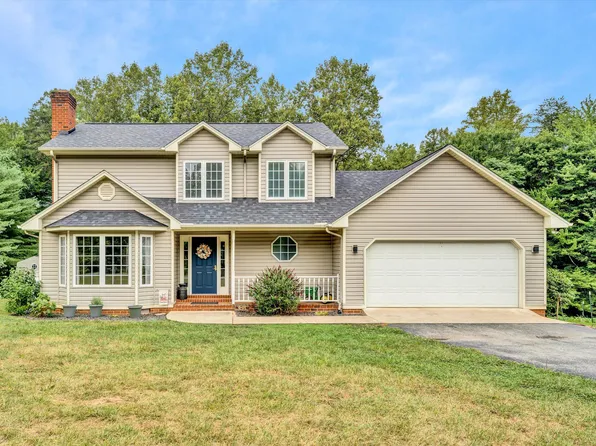 140 Charlie Rd, Hardy, VA 24101