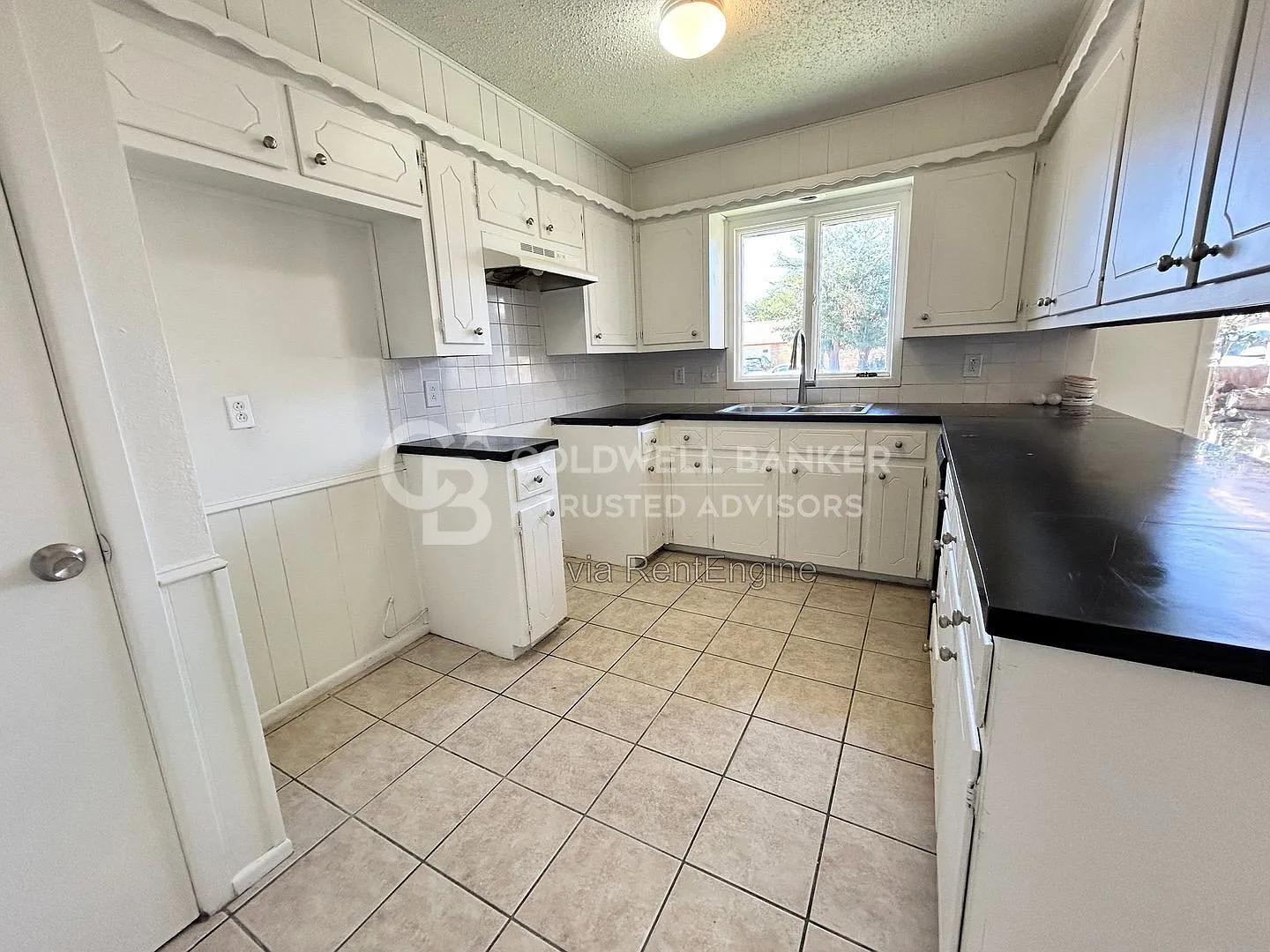 3 bed, 2.0 bath, 1542 sqft, $1,375 — Photo 2