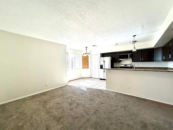 5th image of 908 Riva Ct NE