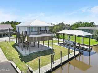 436 Riverview Dr, Bay Saint Louis, MS 39520