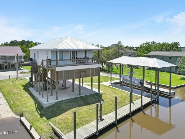 436 Riverview Dr, Bay Saint Louis, MS 39520