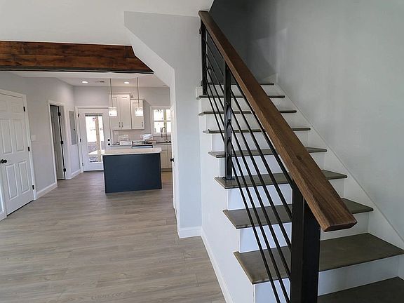 2nd image of 2162 Buckingham Sq