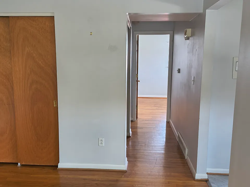 221 S Tionda Dr #3