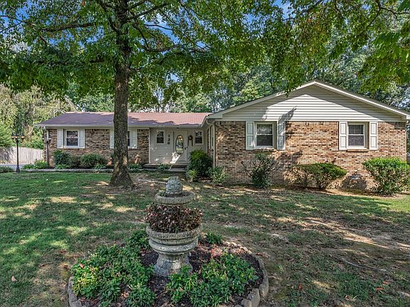 3rd image of 126 Robin Hood Rd