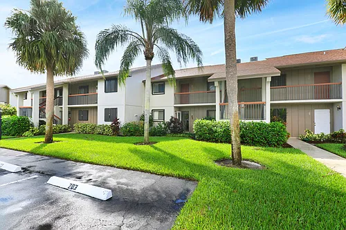 1600 NE Dixie Hwy #10-203 Photo 1