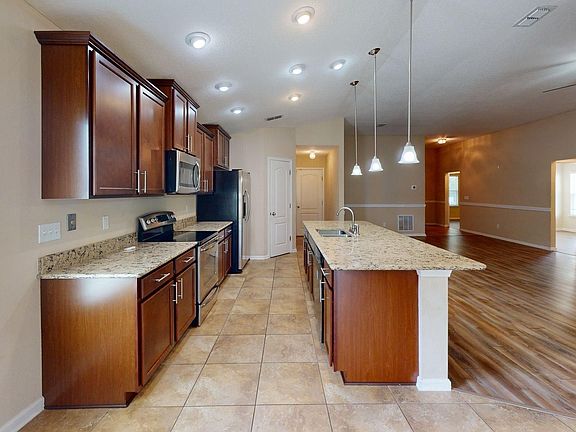 3rd image of 171 Shetland Dr
