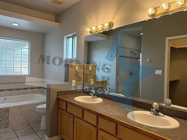 2935 Scenic Cir — Photo 34