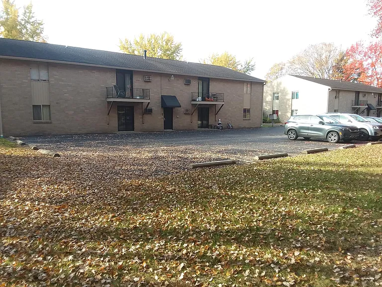 262-274 parking lot
