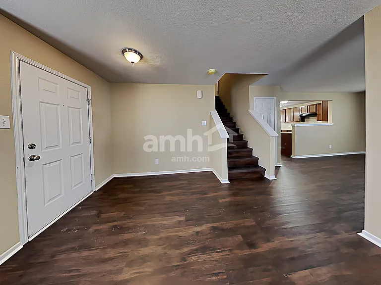 502 Bourneside Dr — Photo 8