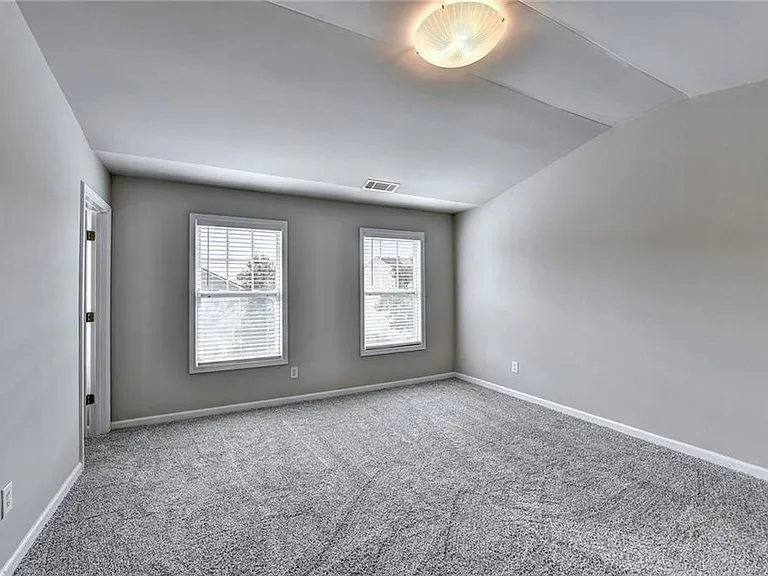 2882 Briaroak Dr — Photo 8