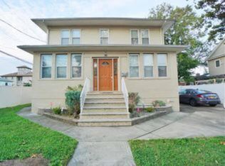 1 Beacon Pl, Staten Island, NY 10306