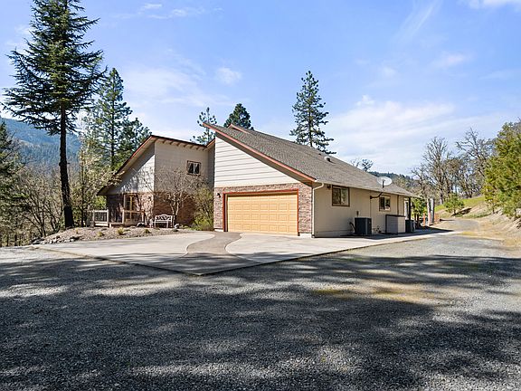 3rd image of 4490 Foots Creek Rd