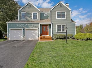 2 Langden Close, Hillsborough, NJ 08844
