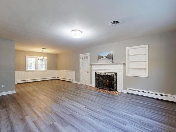 4th image of 2043 Highland Ave
