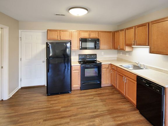 5th image of 312 Starwood Dr