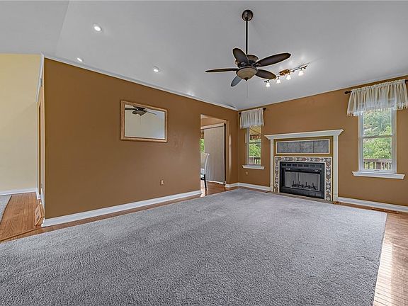 5th image of 10 Moreland Ave