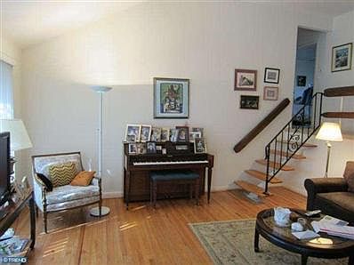 2nd image of 312 Glen Gary Dr
