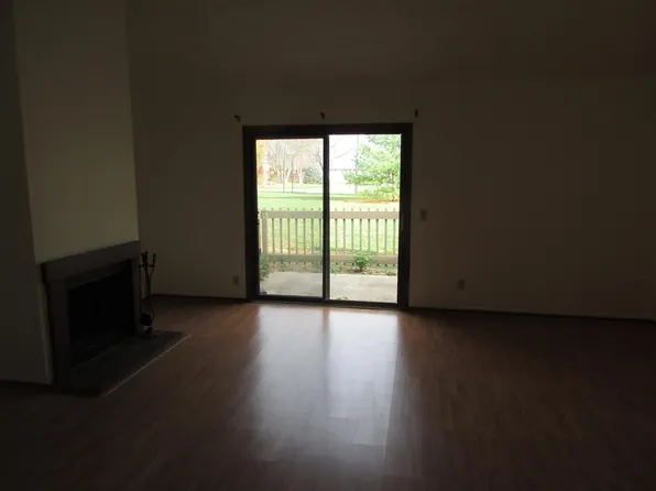 1619 Lyndhurst Dr APT A, Savoy, IL 61874