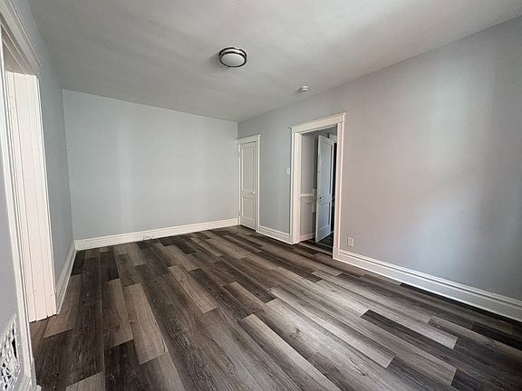 3rd image of 5027-29 S Broadway #5029