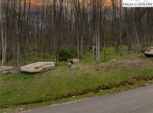 Es 97 Twisted Oak Path, Banner Elk, NC 28604