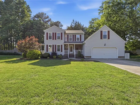 4 Faye Dr, Smithfield, VA 23430