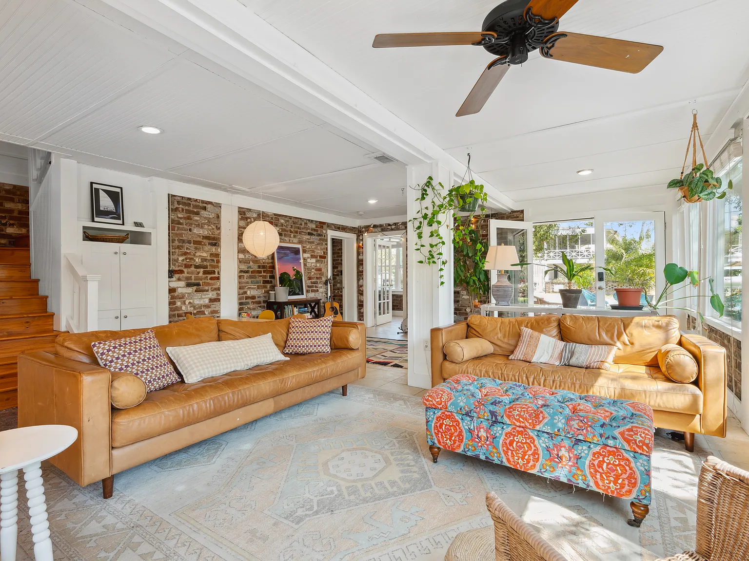 4 bed, 2600 sqft, $4,500 — Photo 2