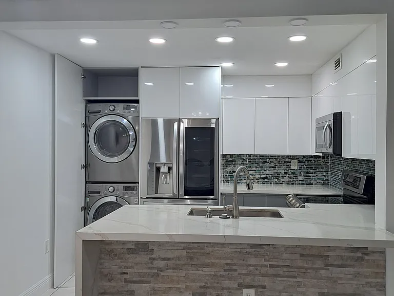 321 W Park Dr #201-12 — Photo 6