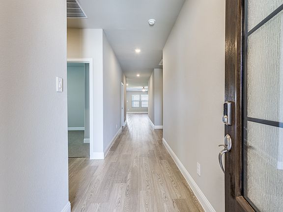 2nd image of 800 Easthill Dr