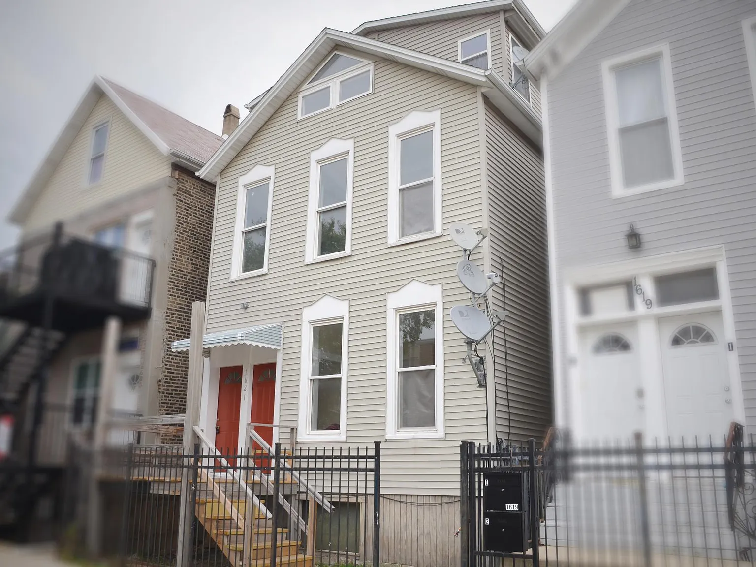 3 bed, 1800 sqft, $3,495 — Photo 1