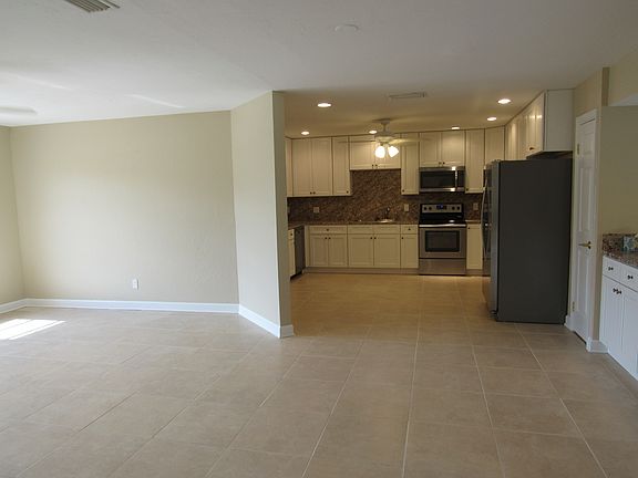 3rd image of 131 SW 31st St