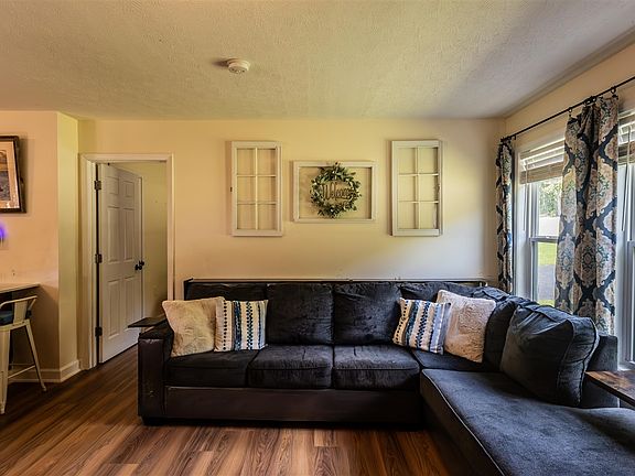 2nd image of 3407 Garrett Hollow Rd