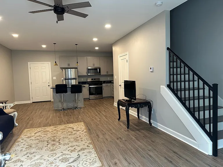 4927 William Arnold Rd #102 — Photo 4